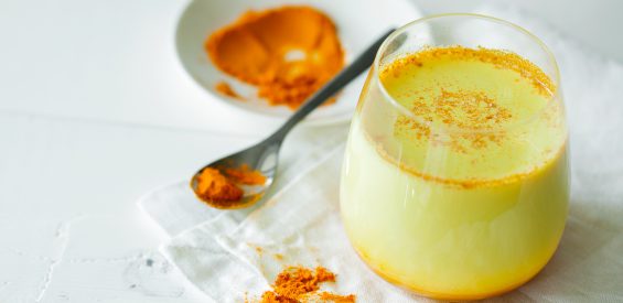 Golden Milk: zo maak je dit heilzame drankje uit de Ayurveda zelf
