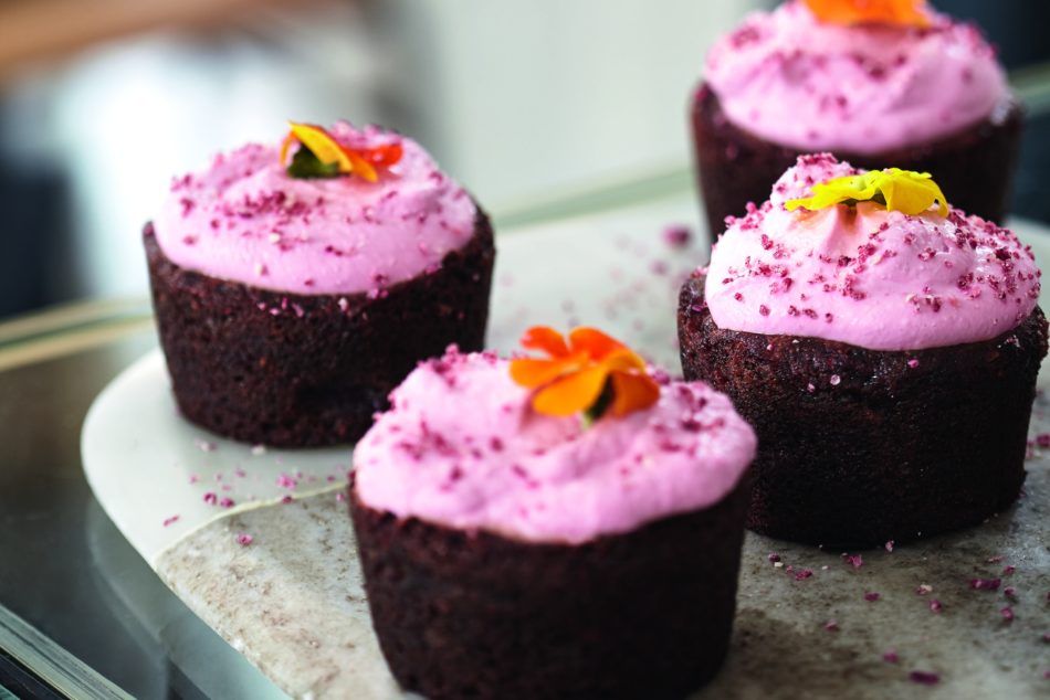 Recept uit Deliciously Ella: vegan red velvet cupcakes