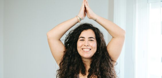 Eerste yogales? Zo overleef je ‘m met 10 tips van een teacher
