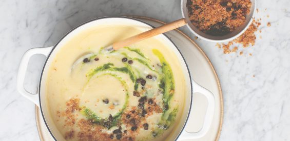 Recept: fluweelzachte soep van bloemkool, courgette en pastinaak