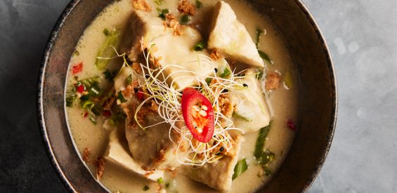 Recept van Indonesisch toprestaurant BLAUW: tofu en tempeh in spicy romige saus