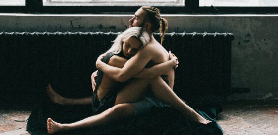 Toxische liefdes dynamieken: zo ondermijnt deze oude pijn jullie relatie