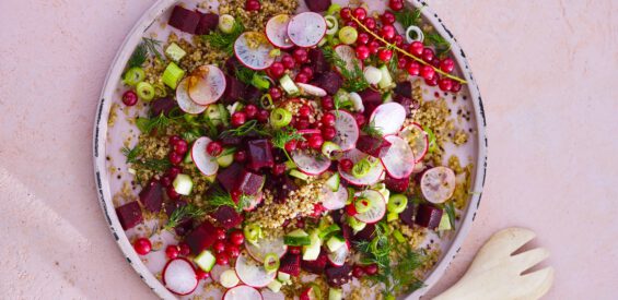 De perfecte (vegan!) menopauze lunch: kleurrijke quinoa salade met dille