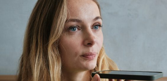 Telefoonverslaafd? Met deze 5 tips van een psycholoog krijg jij je leven terug